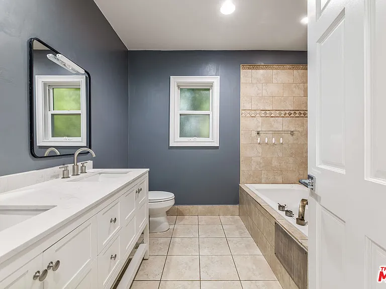 1112 S Highland Ave — Photo 29