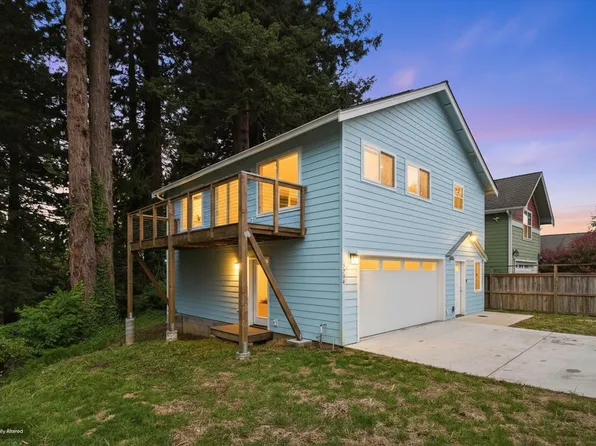5956 Christopher Dr, Eureka, CA 95503