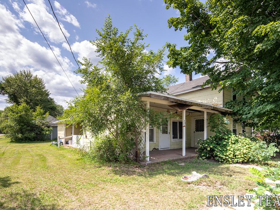 1st image of 205 N Cass St