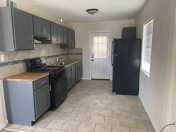 3rd image of 7709 Monterrey Dr