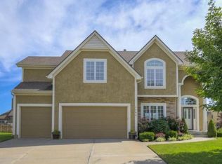 1294 SW Summit Crossing Dr, Lees Summit, MO 64081