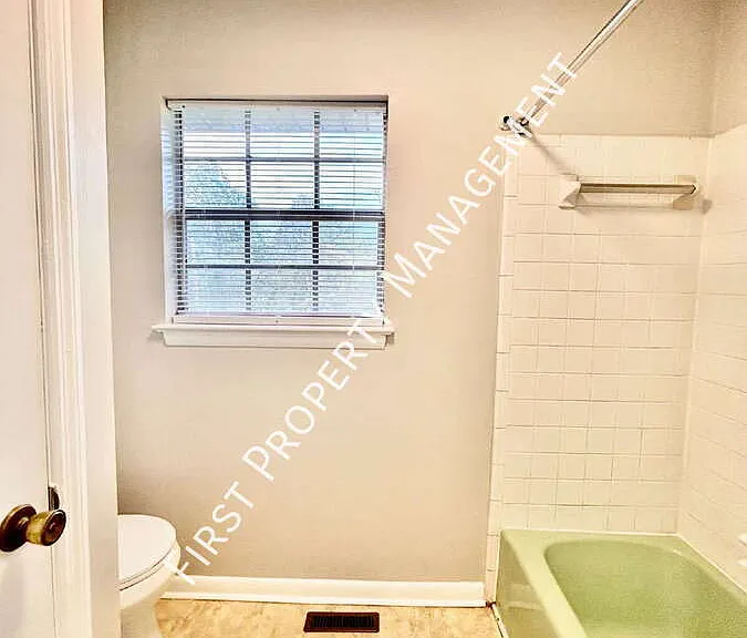 300 Buena Vista Dr #B — Photo 14