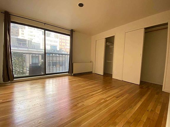 3rd image of 123 E 54th St APT 4B