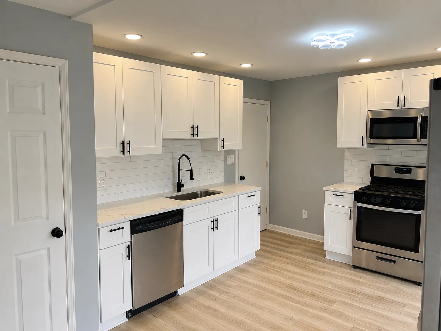 3 bed, 1600 sqft, $1,895 — Photo 2