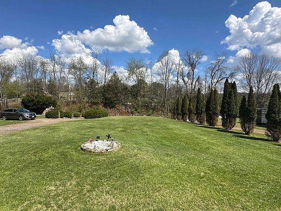 3rd image of 385 Lone Ash Rd