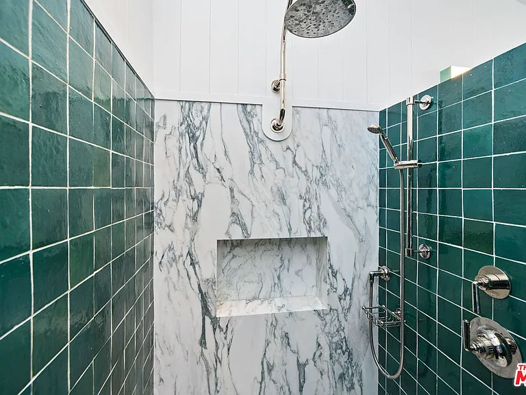 7038 Dume Dr — Photo 33