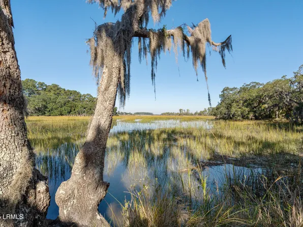 351 Brickyard Point Rd N, Beaufort, SC 29907