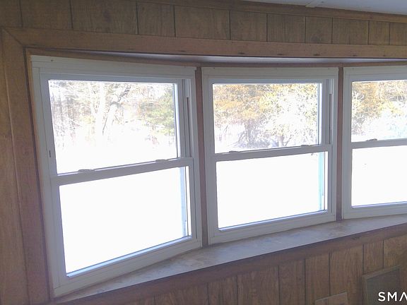 3rd image of 21 Hillpond Drive