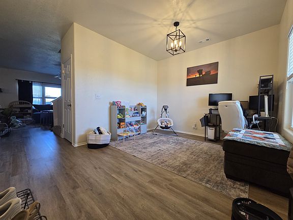 4th image of 808 67th Ave