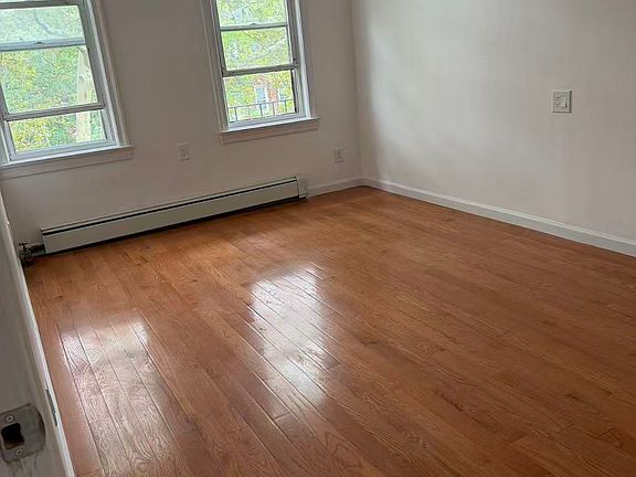 4th image of 2027 Coyle St Floor 2