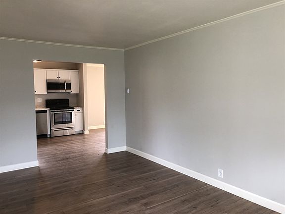 3rd image of 2919 S Broadway St