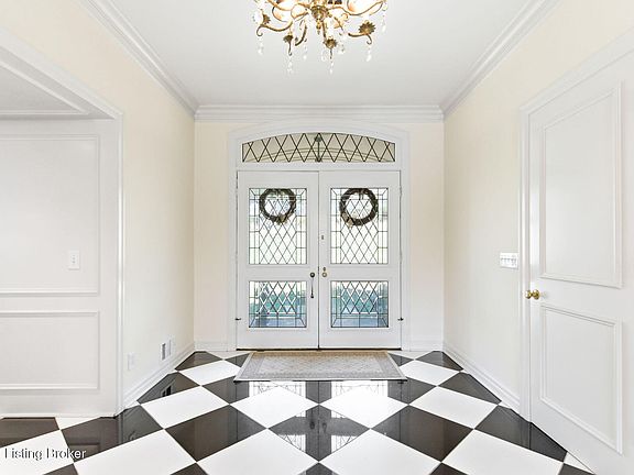 5th image of 2778 Maple Rd