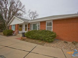 801 S 38th Street Ct, Lincoln, NE 68510