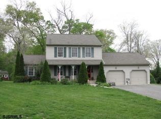 2490 Meade Dr, Vineland, NJ 08361
