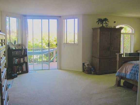 Master Bed, Alt View