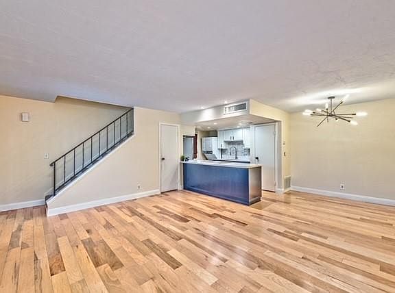 5th image of 1453 Lorilyn Ave Unit 3