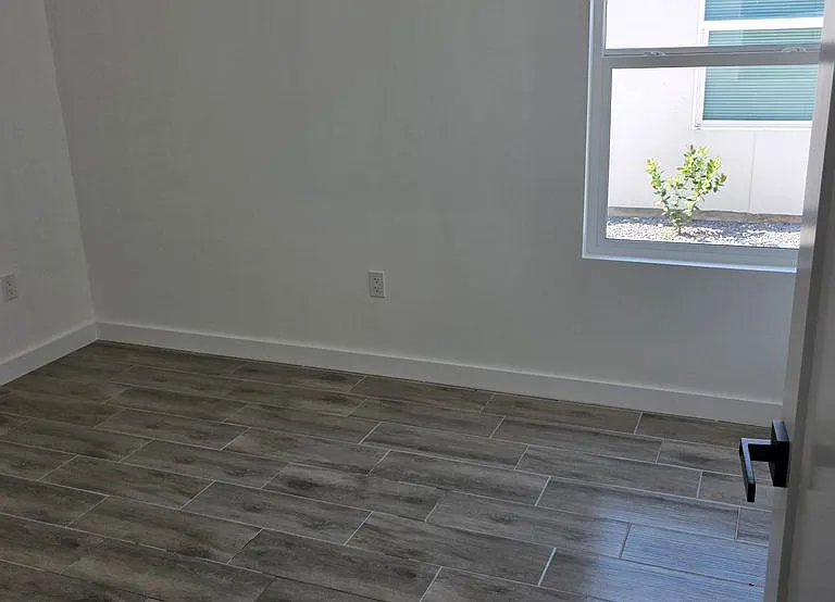 11409 N 25th St #4 — Photo 17
