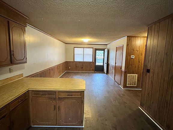 5th image of 500 W 2nd St APT 3