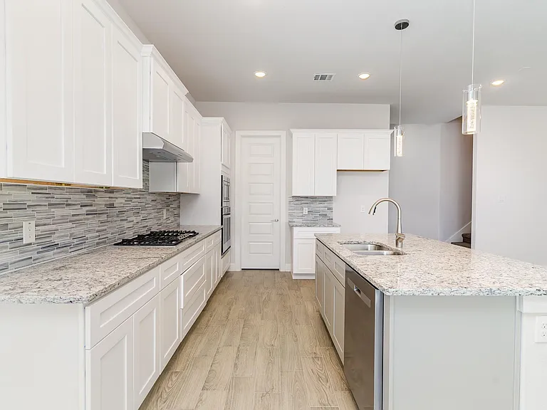 5209 Noble Ln — Photo 9