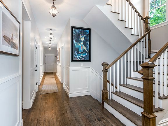3rd image of 14 Saddle Ln
