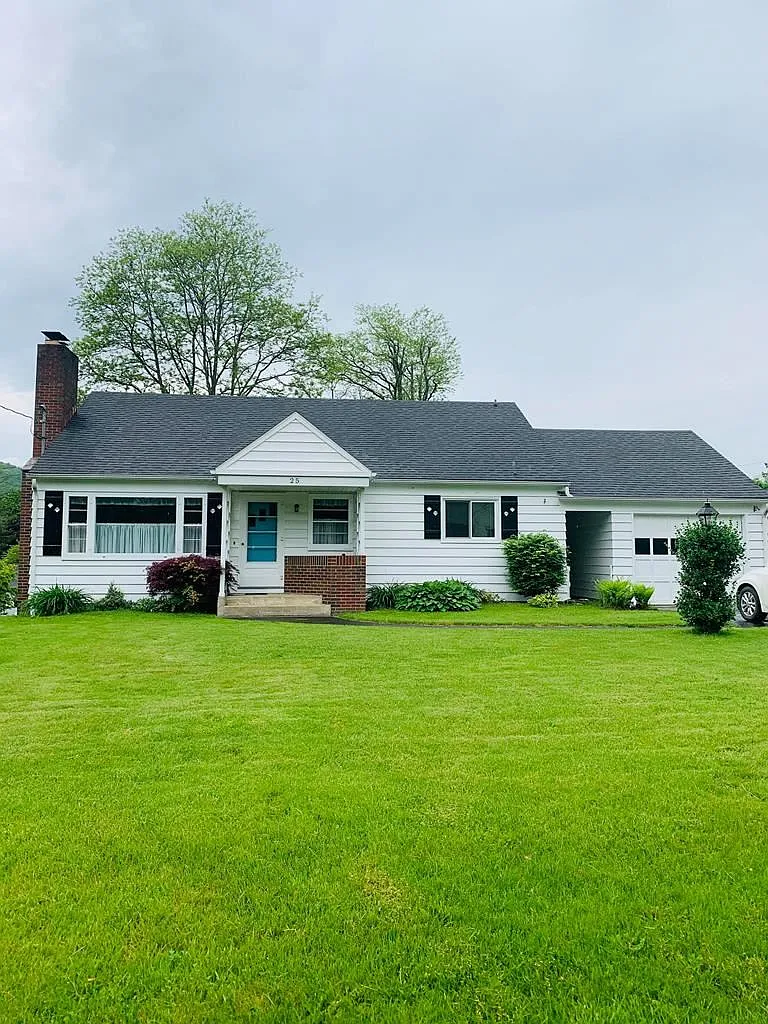 25 Coleman Ave photo 1