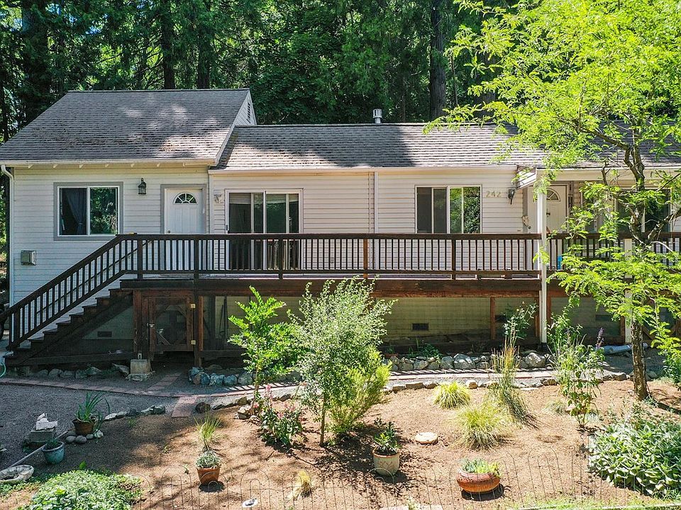 1st image of 242 Manor Dr