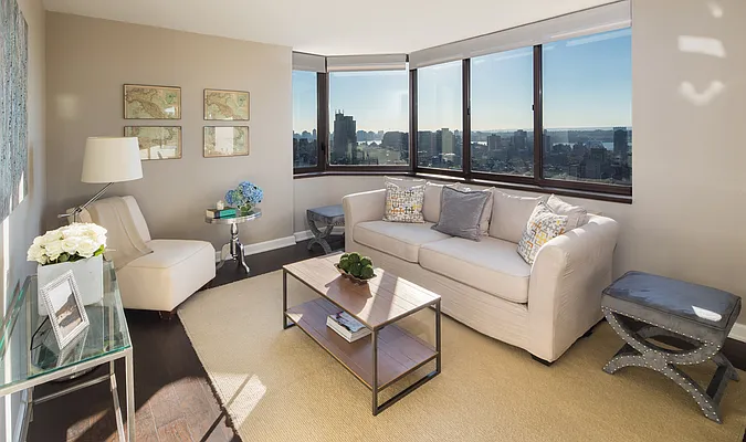 Rented by Cooper & Cooper Real Estate | media 10