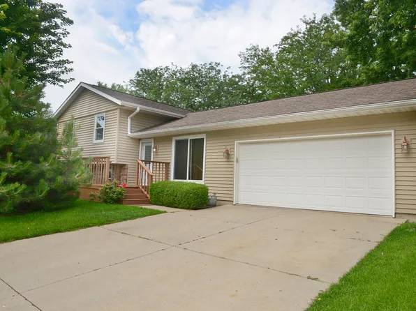 1405 Dakota Dr, Ottawa, IL 61350