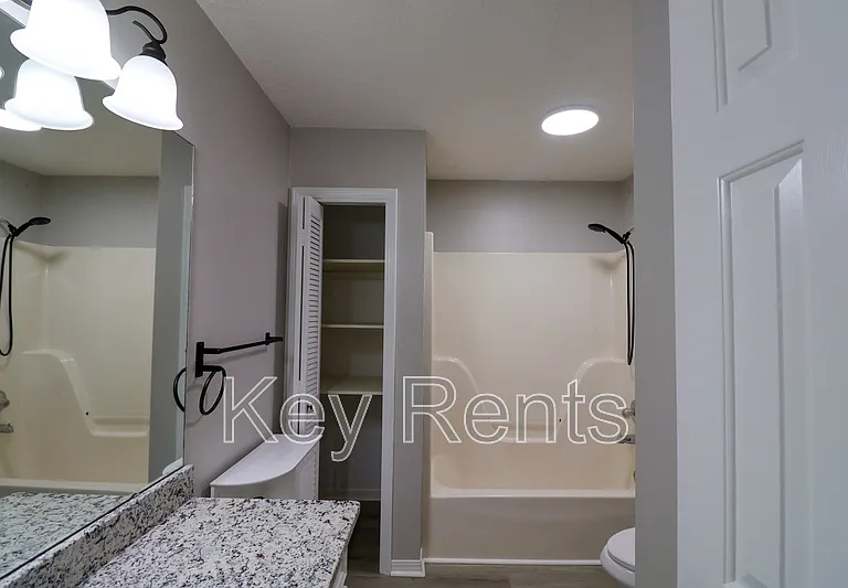 9001 Thompson Dr — Photo 13