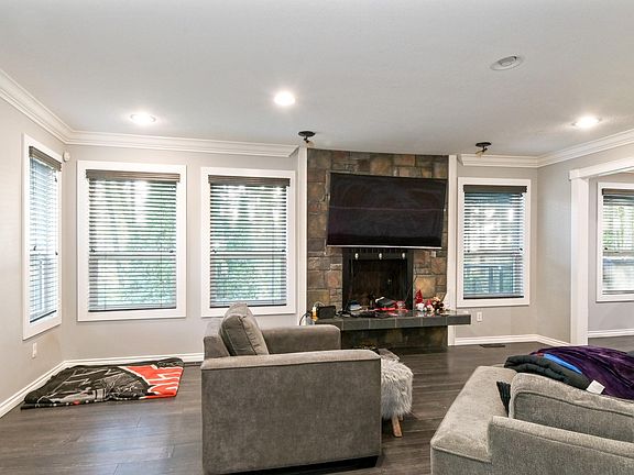 3rd image of 12707 Blue Mountain Cres