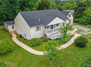 5541 Cedar Ln, Amelia Court House, VA 23002