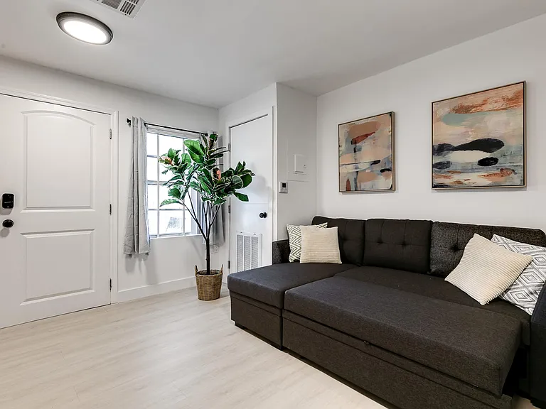 3147 SW 17th St #3 — Photo 9