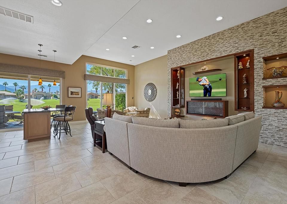 1st image of 509 Desert Holly Dr