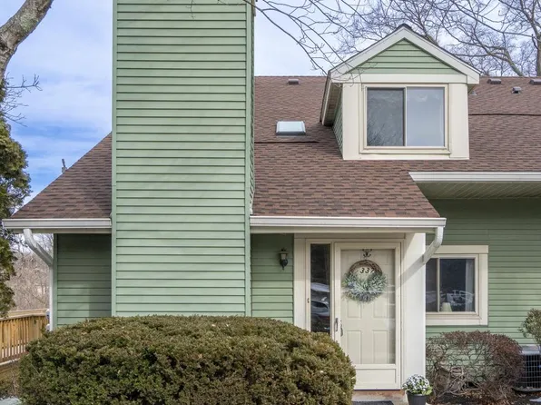 337 Green Meadow Ln, Horsham, PA 19044
