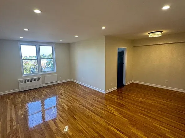 150-15 79th Avenue image 2 of 10