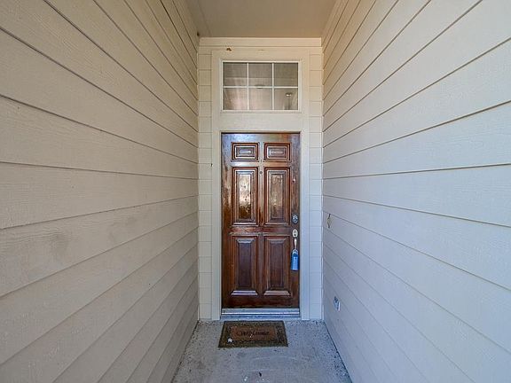 3rd image of 16230 Fleethaven Ln