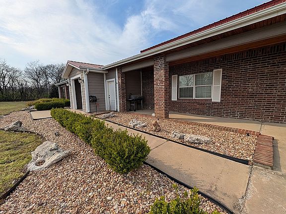 2nd image of 3350 Mayer Ln