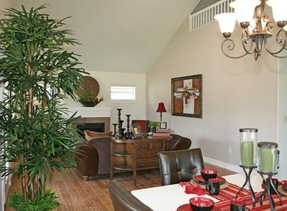 2nd image of 123 E 9th Ave #28