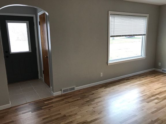 4th image of 275 W 21st St