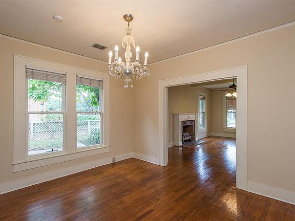 5th image of 300 S Prairieville St