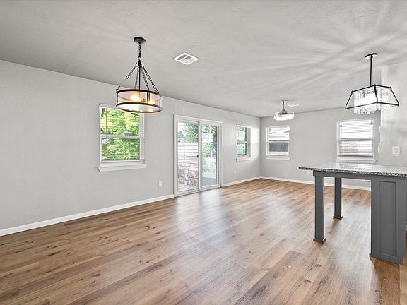 4th image of 132 Elwood Dr