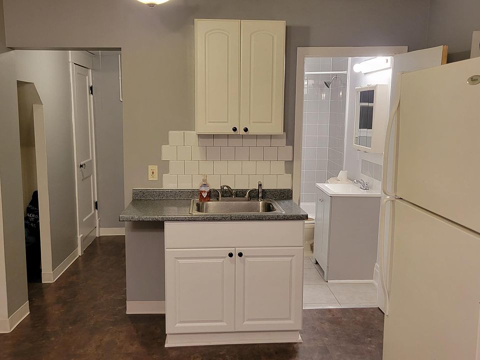 1st image of 51 Gierlach St #3