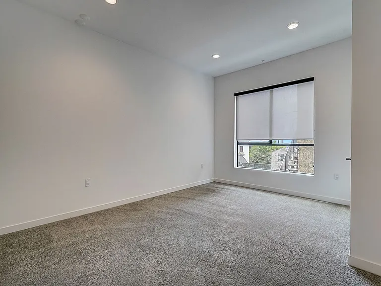 519 N Normandie Ave #6 — Photo 13