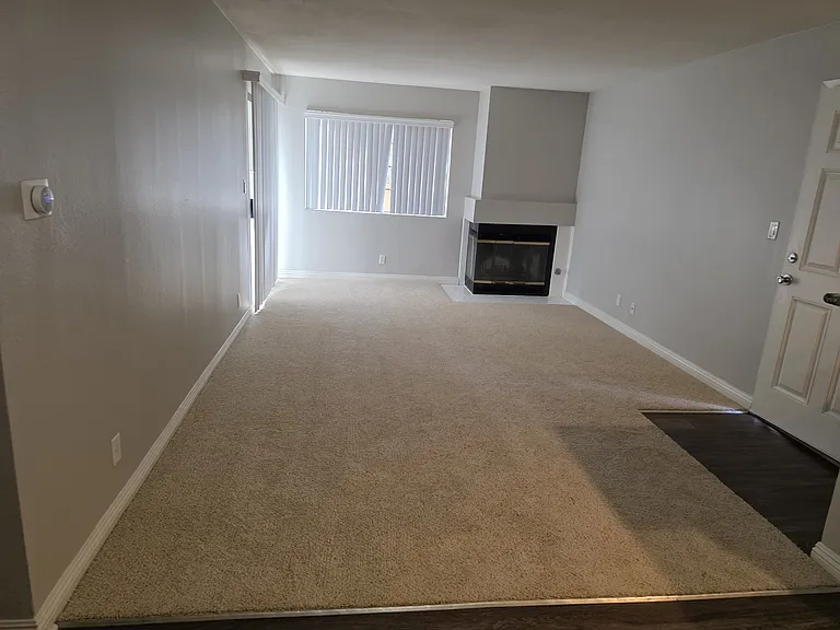 24512 McBean Pkwy — Photo 2
