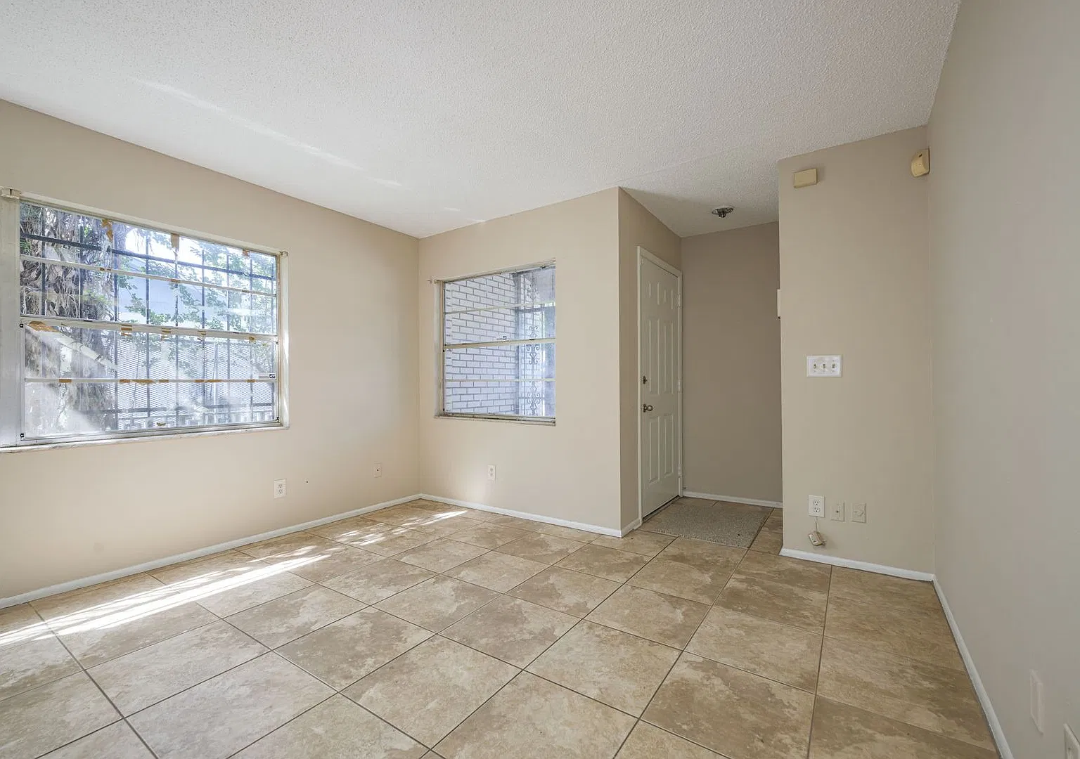 Charming 2 Bed, 2 Bath Home in Daytona Beach — Photo 2
