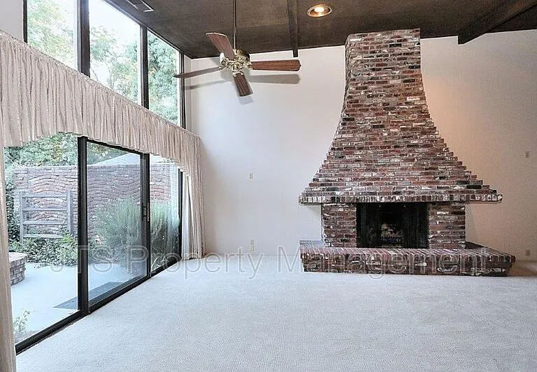 1060 Sand Bar Cir — Photo 19
