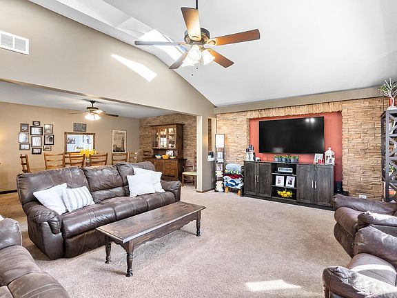 5th image of 36W674 Hickory Hollow Dr