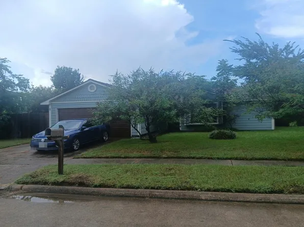 14811 Waterside Dr, Houston, TX 77015