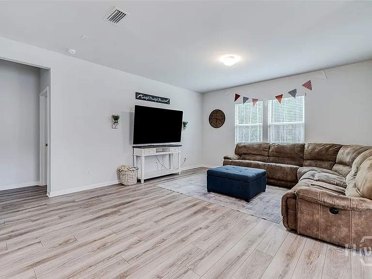 64 Shade Tree Dr — Photo 15