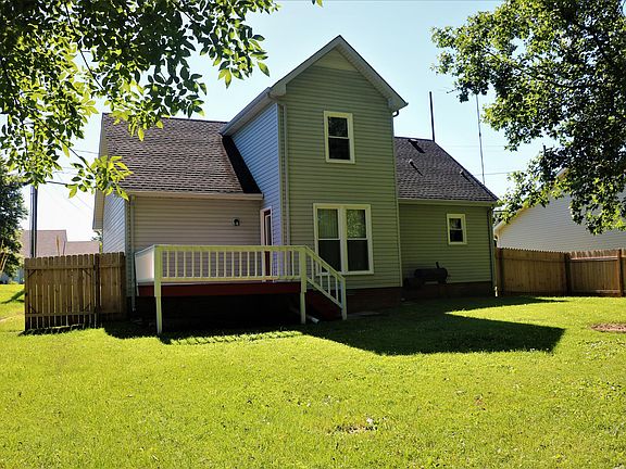 2nd image of 106 Shady Maple Dr